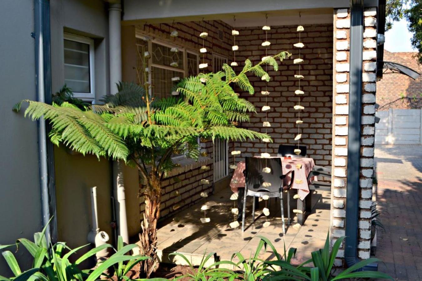 Bokmakierie Gastehuis Emalahleni Pty Ltd ภายนอก รูปภาพ