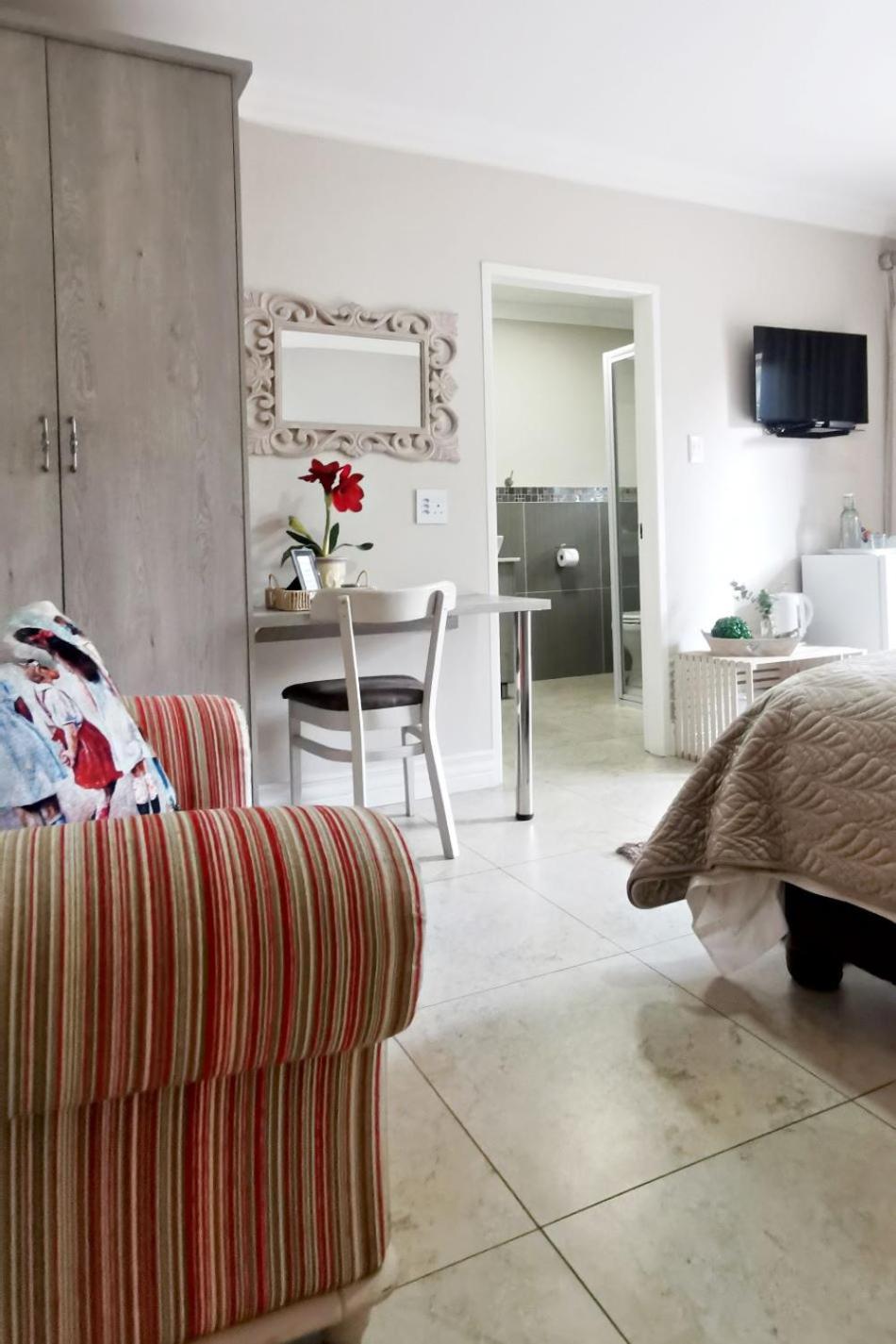 Bokmakierie Gastehuis Emalahleni Pty Ltd ภายนอก รูปภาพ